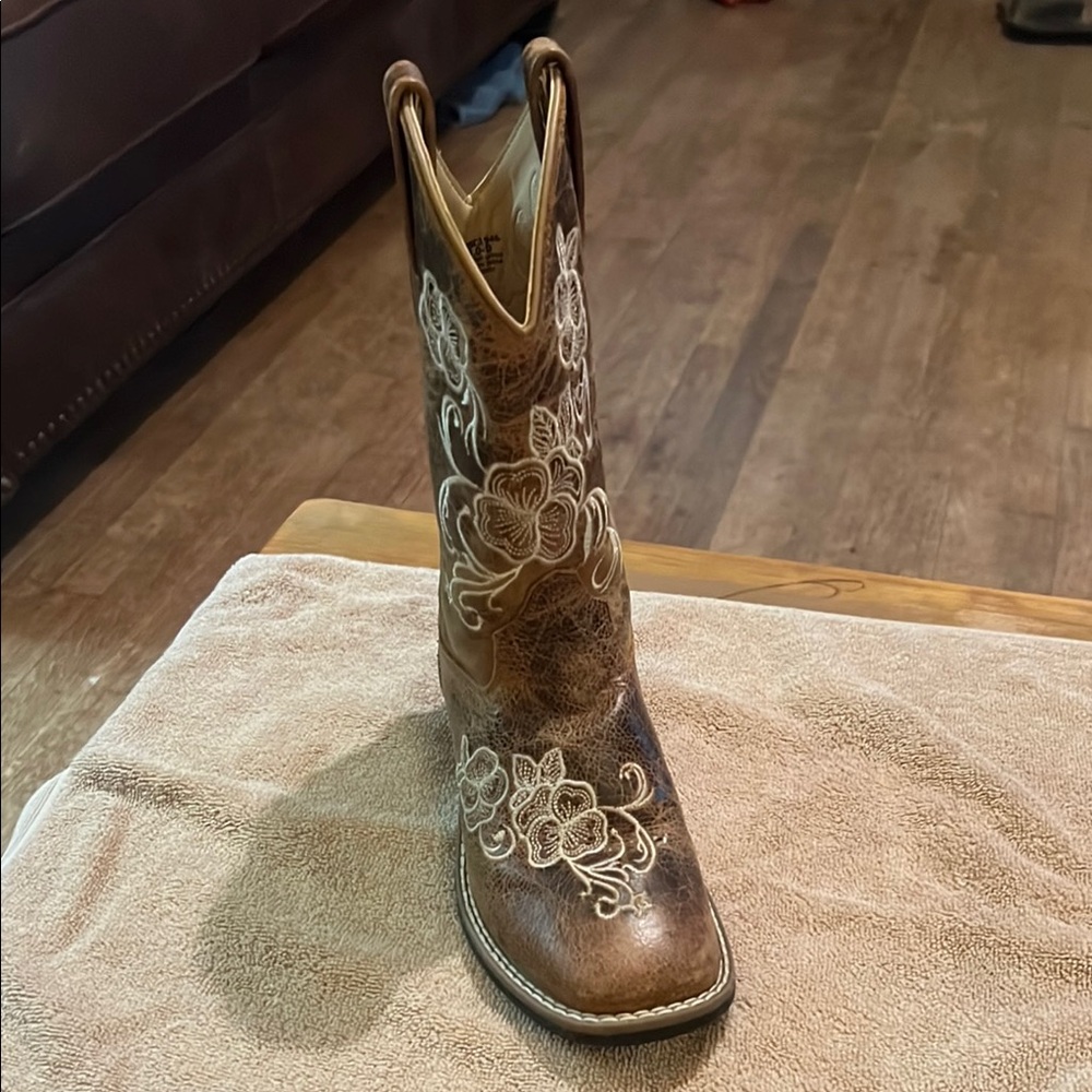 Shyanne Kids' Floral Embroidered Boots